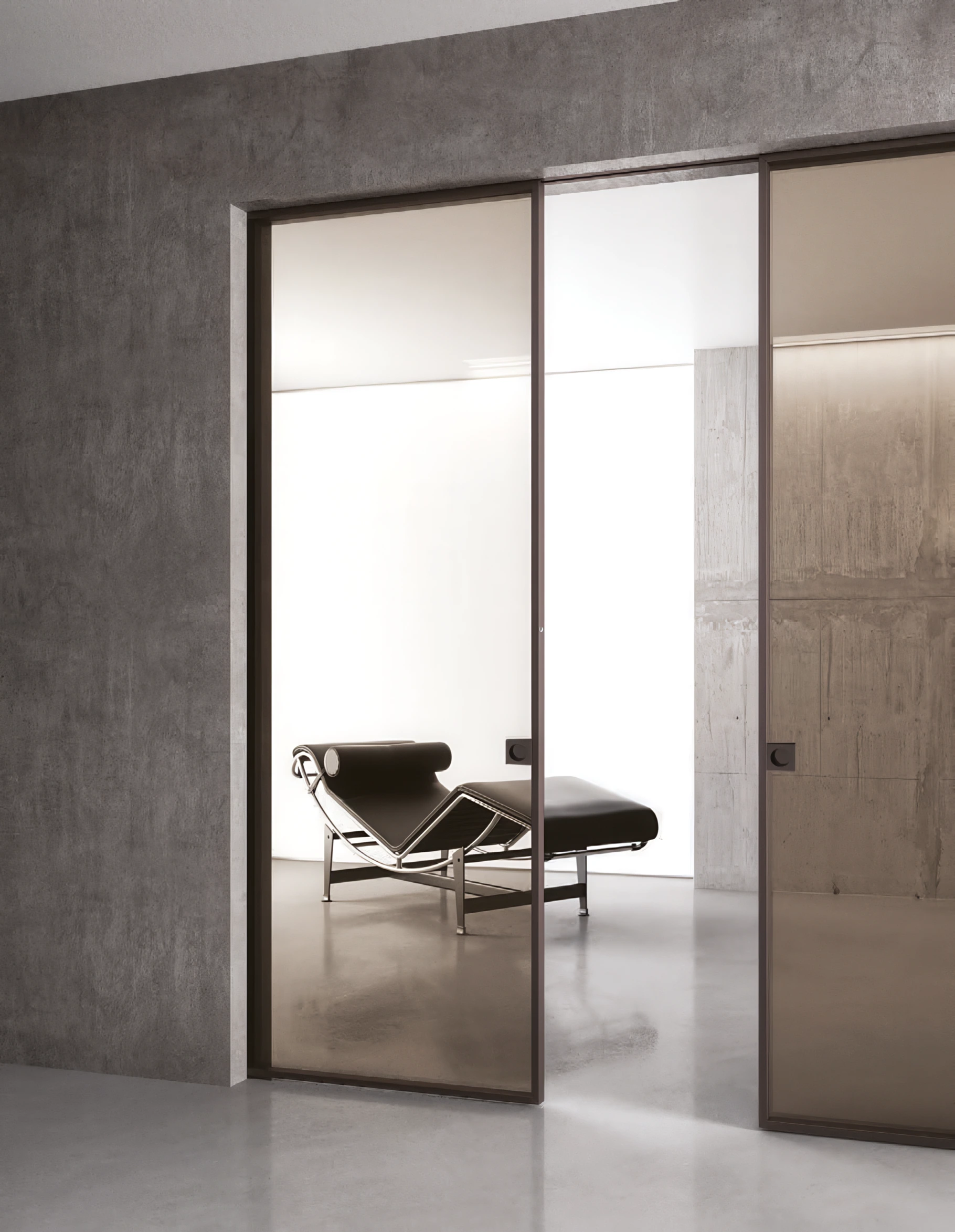 Bertolotto Inside - door detail, photograph 6