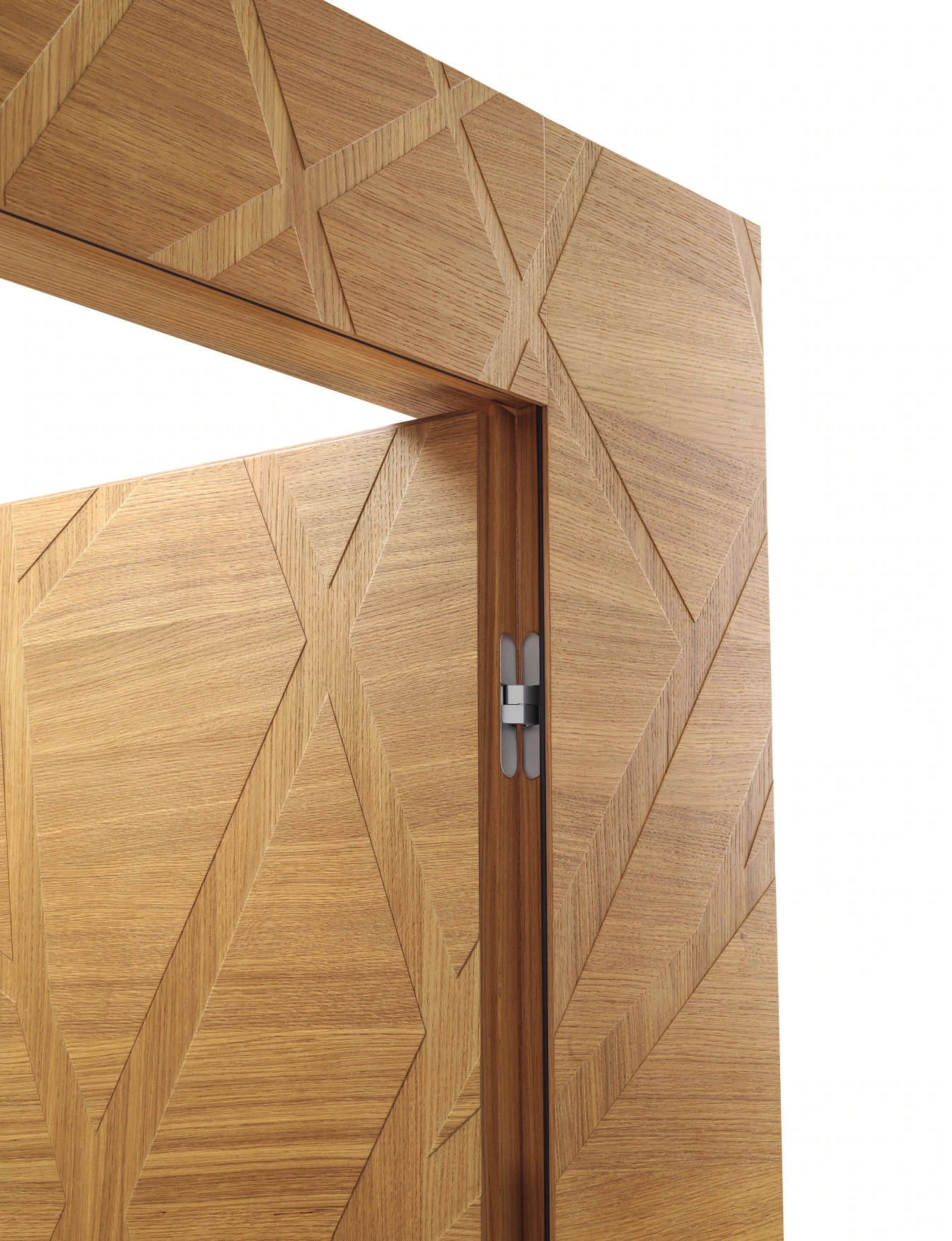 Bertolotto Intalya: branch-pattern oak frame and hinge