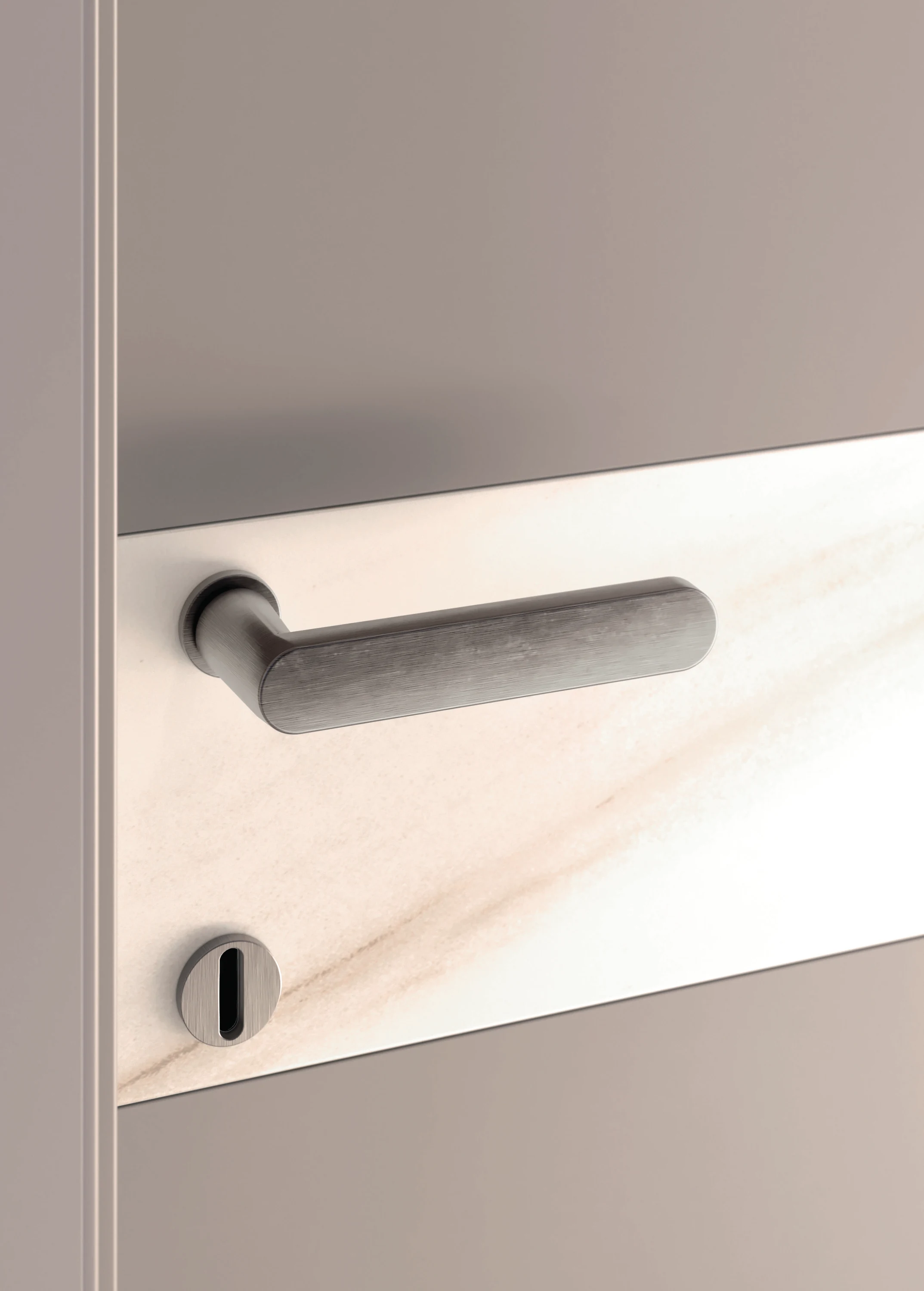 Bertolotto Fusion: close view of pale ceramic at the handle