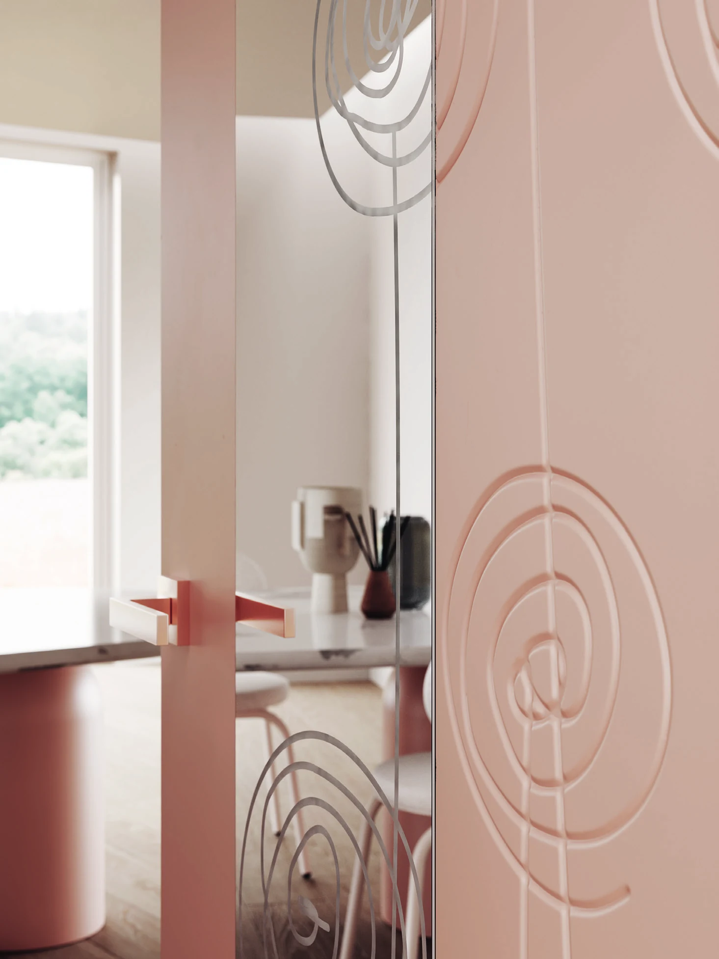 Bertolotto Reflex: decorative mirror inset in pink lacquer